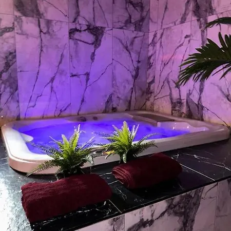 Apartment Marbella Privatif -jacuzzi-sauna